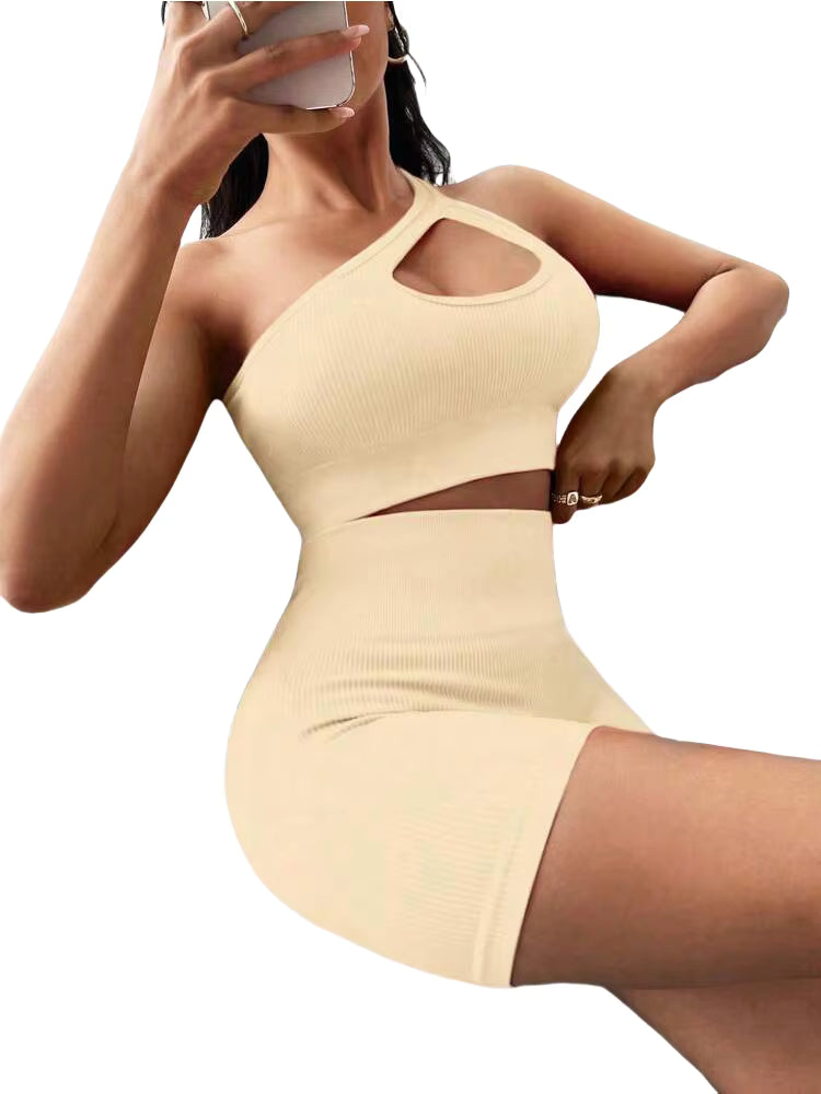 Two-piece sports yoga set with optional three-color twist design, seamless hollow-back beauty top + high-waisted three-quarter shorts set.