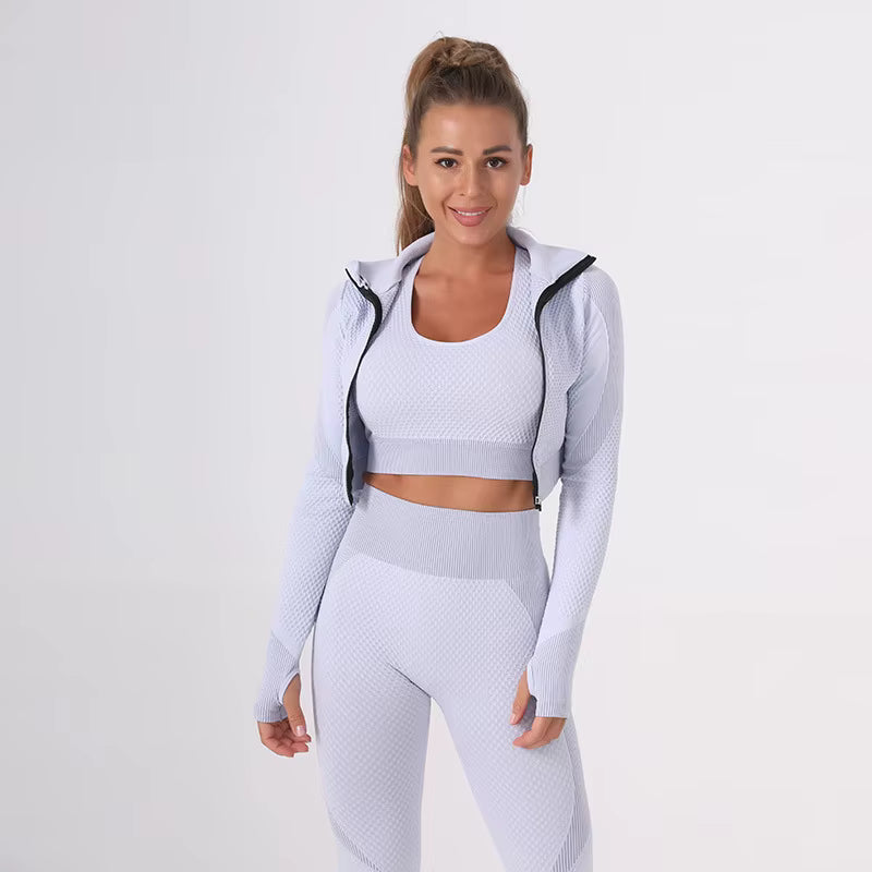 Women’s Summer Seamless Yoga Set – Sports and Fitness Tight Quick-Dry Waist-Fit Yoga Outfit Three-Piece Set