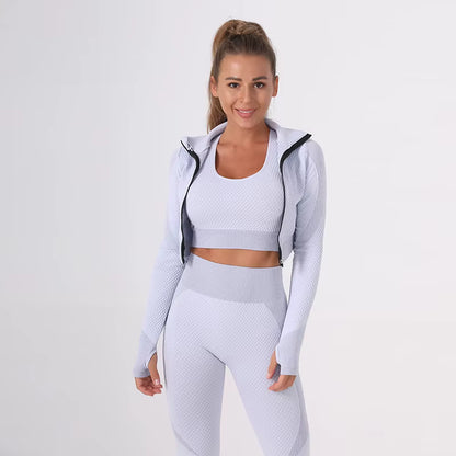 Women’s Summer Seamless Yoga Set – Sports and Fitness Tight Quick-Dry Waist-Fit Yoga Outfit Three-Piece Set