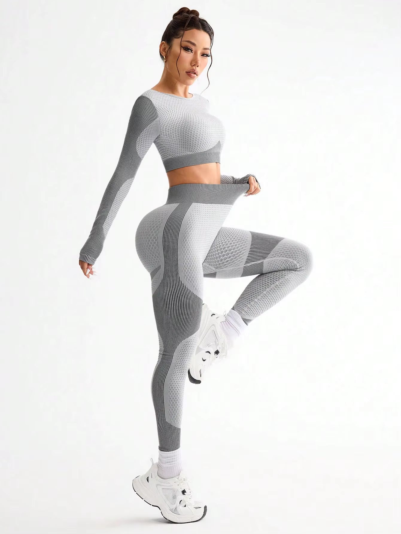 2-Piece Hot Sale New Sports Tight Running Breathable Seamless Yoga Suit Women's Outdoor Fitness Suit