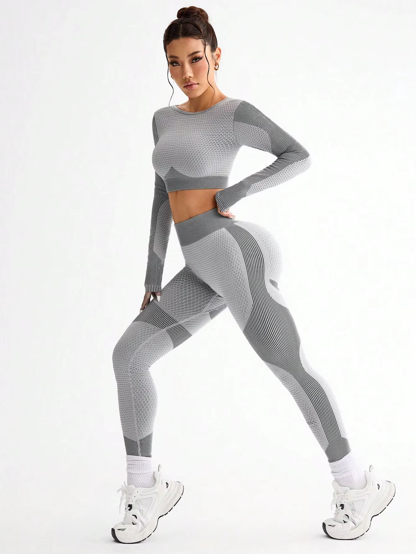 2-Piece Hot Sale New Sports Tight Running Breathable Seamless Yoga Suit Women's Outdoor Fitness Suit