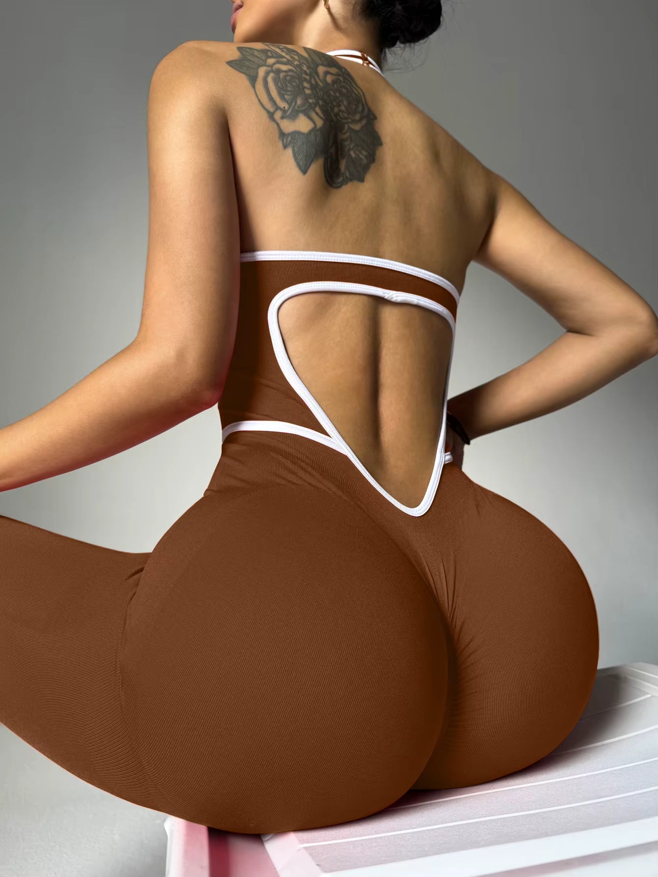 Sleeveless sports yoga one-piece outfit, women’s color-block one-piece yoga long pants fitness wear set.