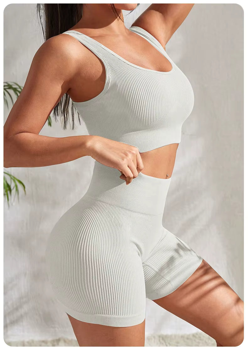 Women’s Smooth Seamless Yoga Set: 2-Piece Workout Set, High-Waist Shorts & Sports Bra – Athletic Fitness & Running Wear