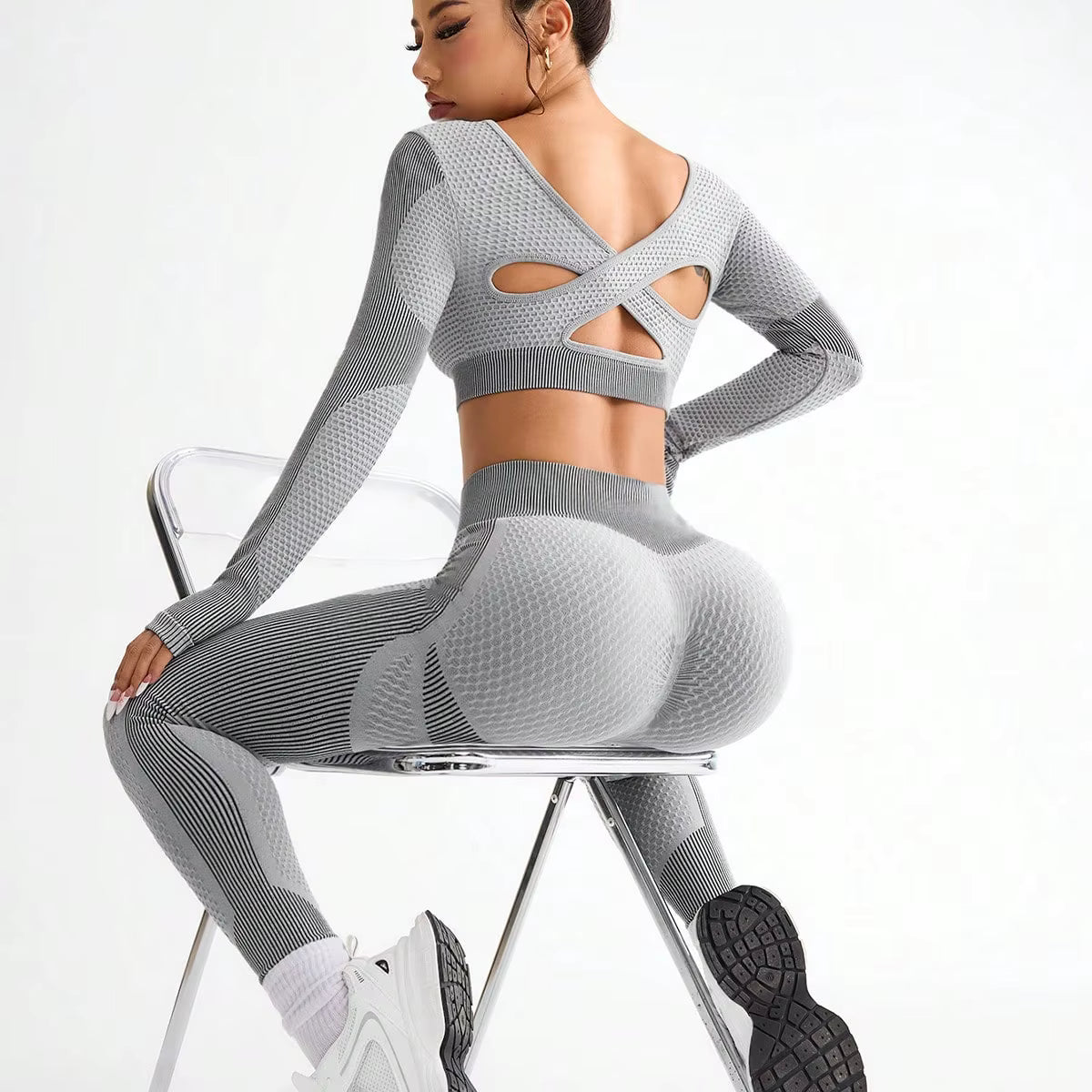 2-Piece Hot Sale New Sports Tight Running Breathable Seamless Yoga Suit Women's Outdoor Fitness Suit